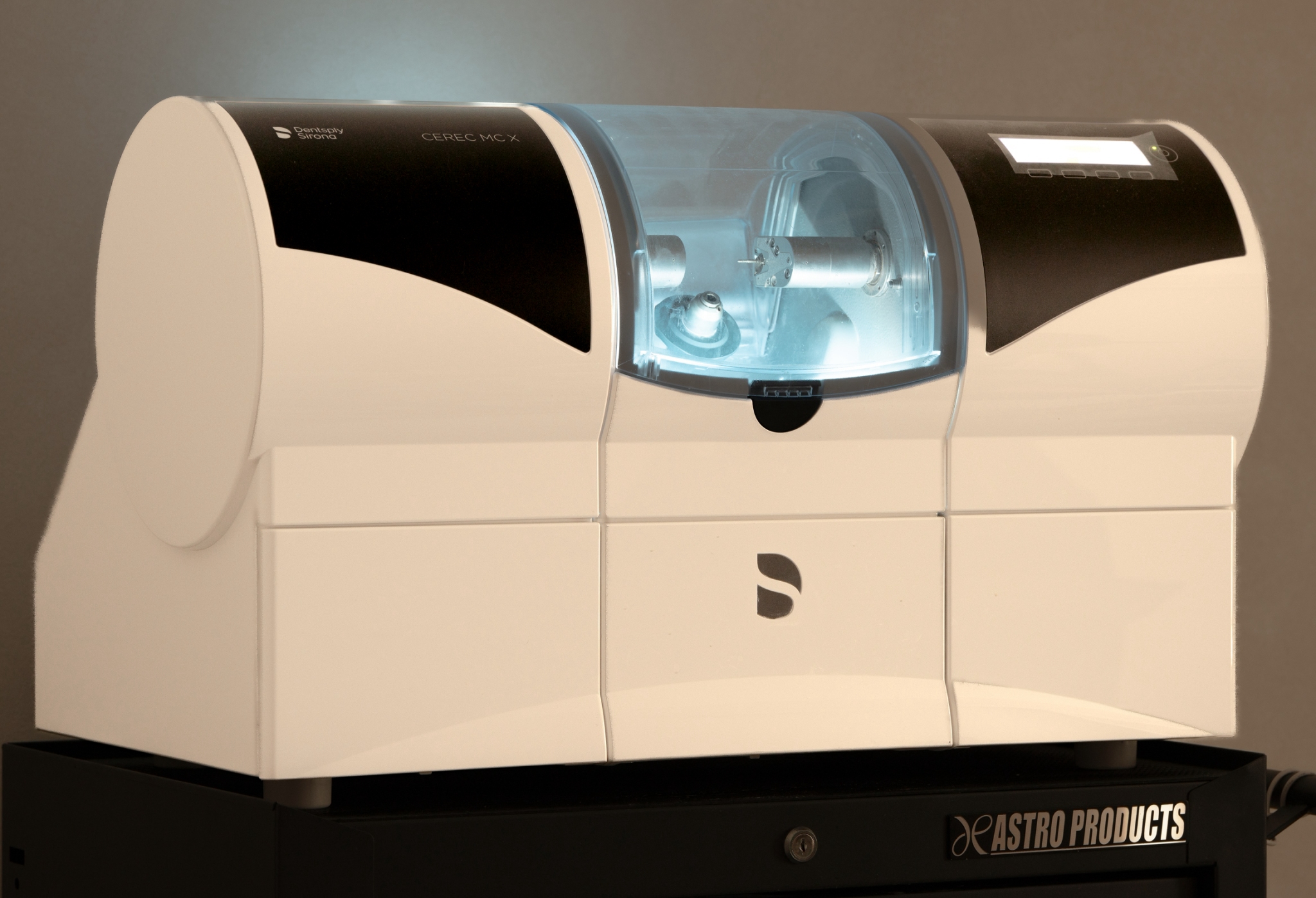 セラミック加工機（CEREC）
